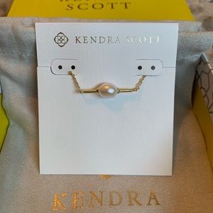 Kendra Scott Emberly Pendant Necklace in Pearl